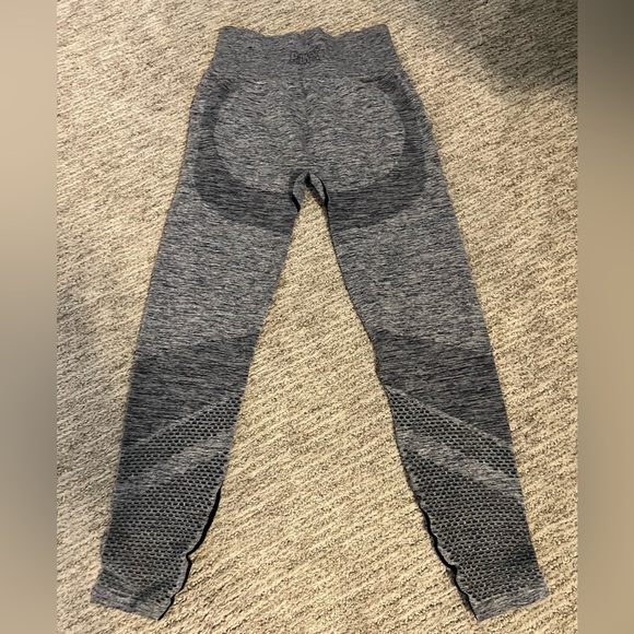 PINK seamless leggings Sz M - Picture 2 of 3